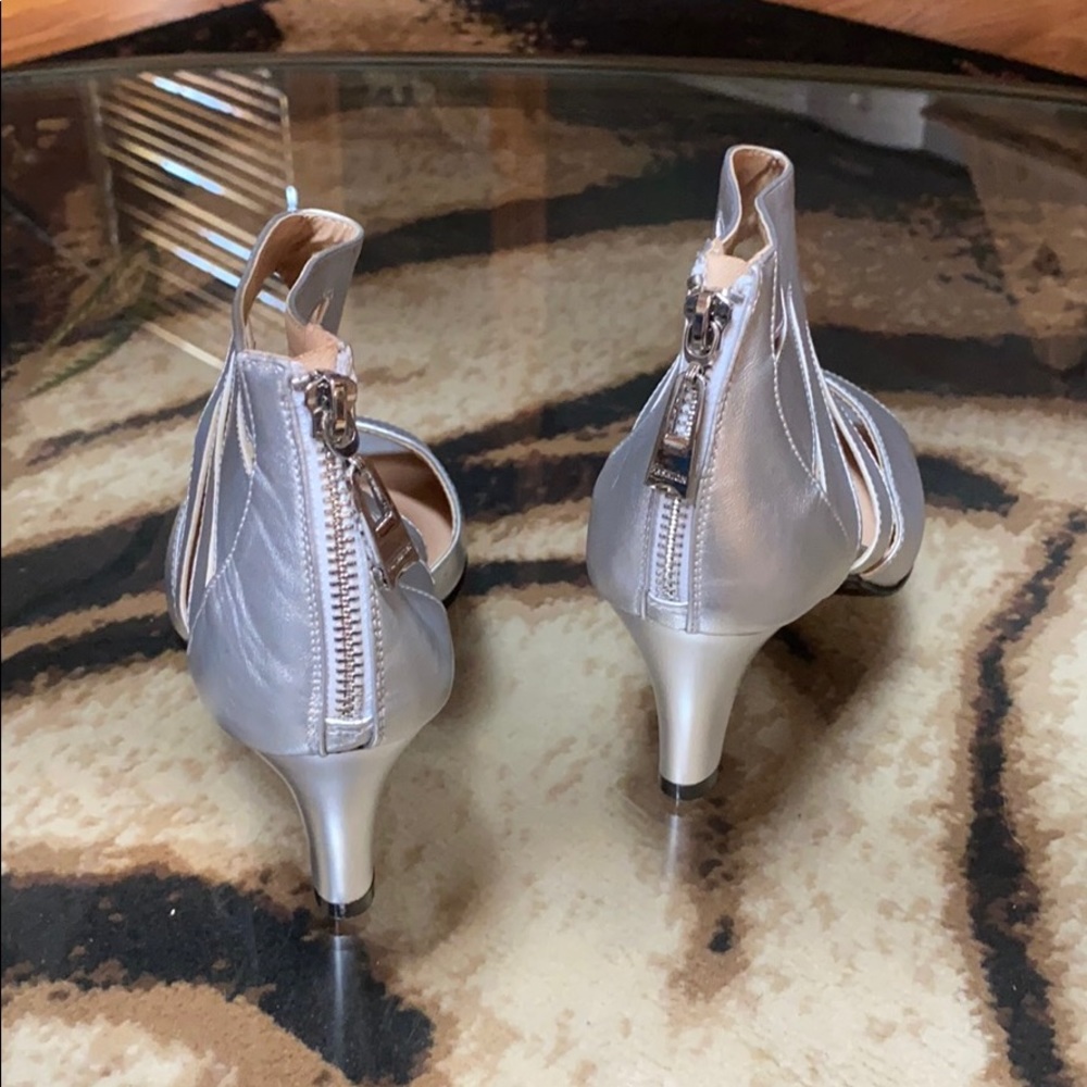 Heels - Picture 3 of 3